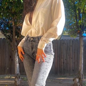 Meet your Posher, Hannia